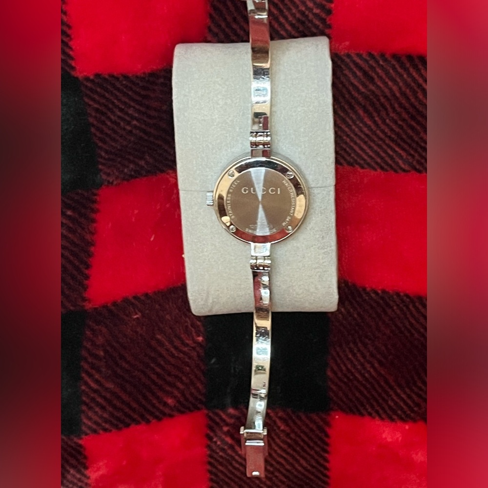Authentic Gucci  ladies watch - Picture 3 of 6